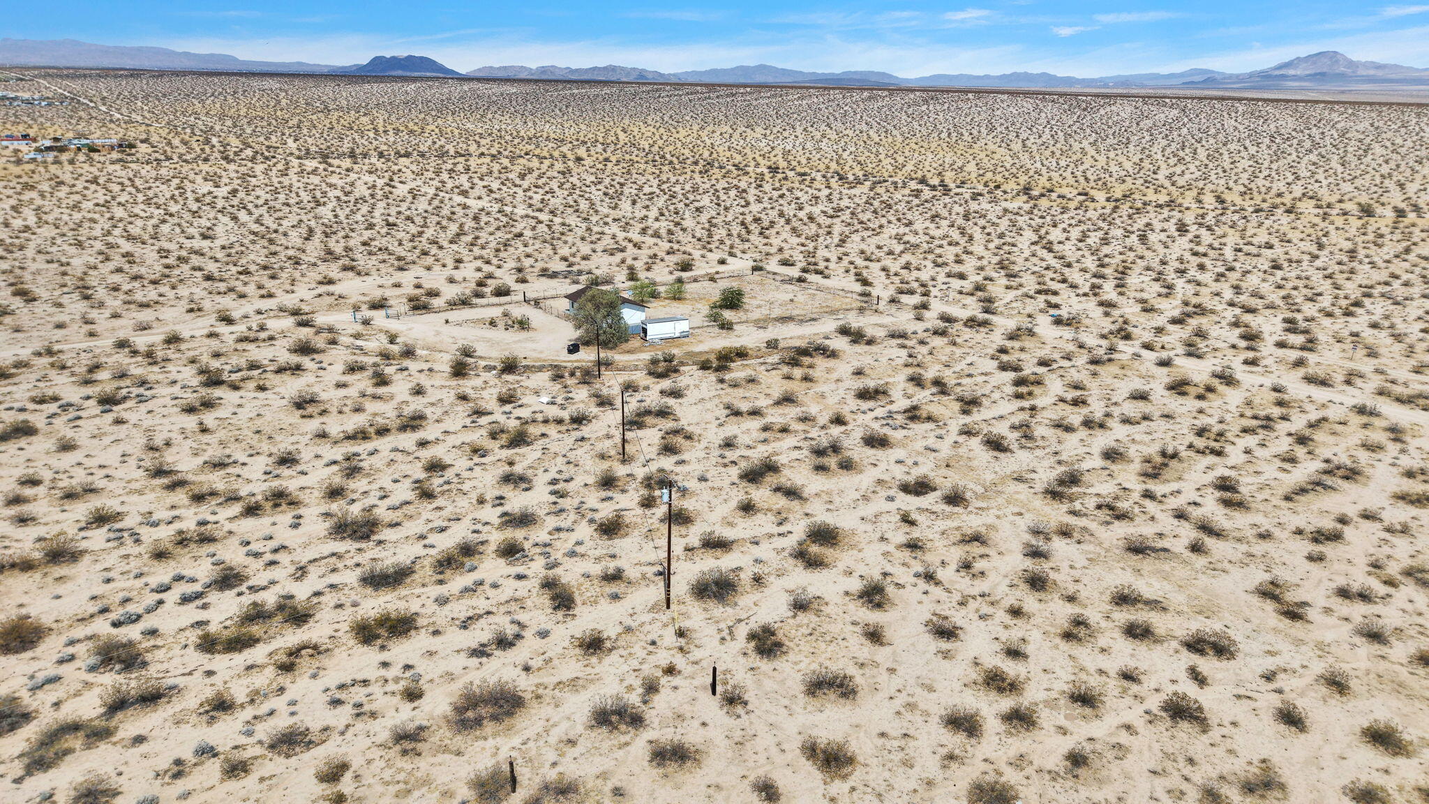 133 Cascade Road Joshua Tree, CA 92252 - Photo 39 of 43 39-web-or-mls-DJI_20260810110627_0592_D_