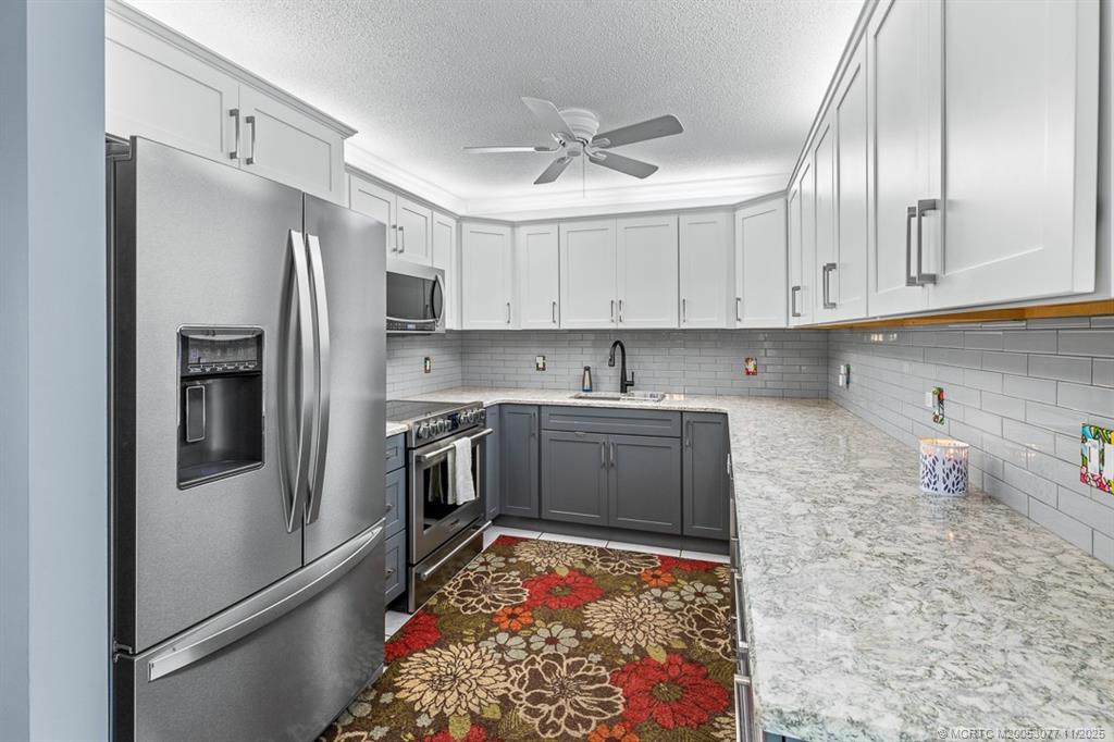 3194 Jefferson Street Stuart, FL 34997 - Photo 4 of 51