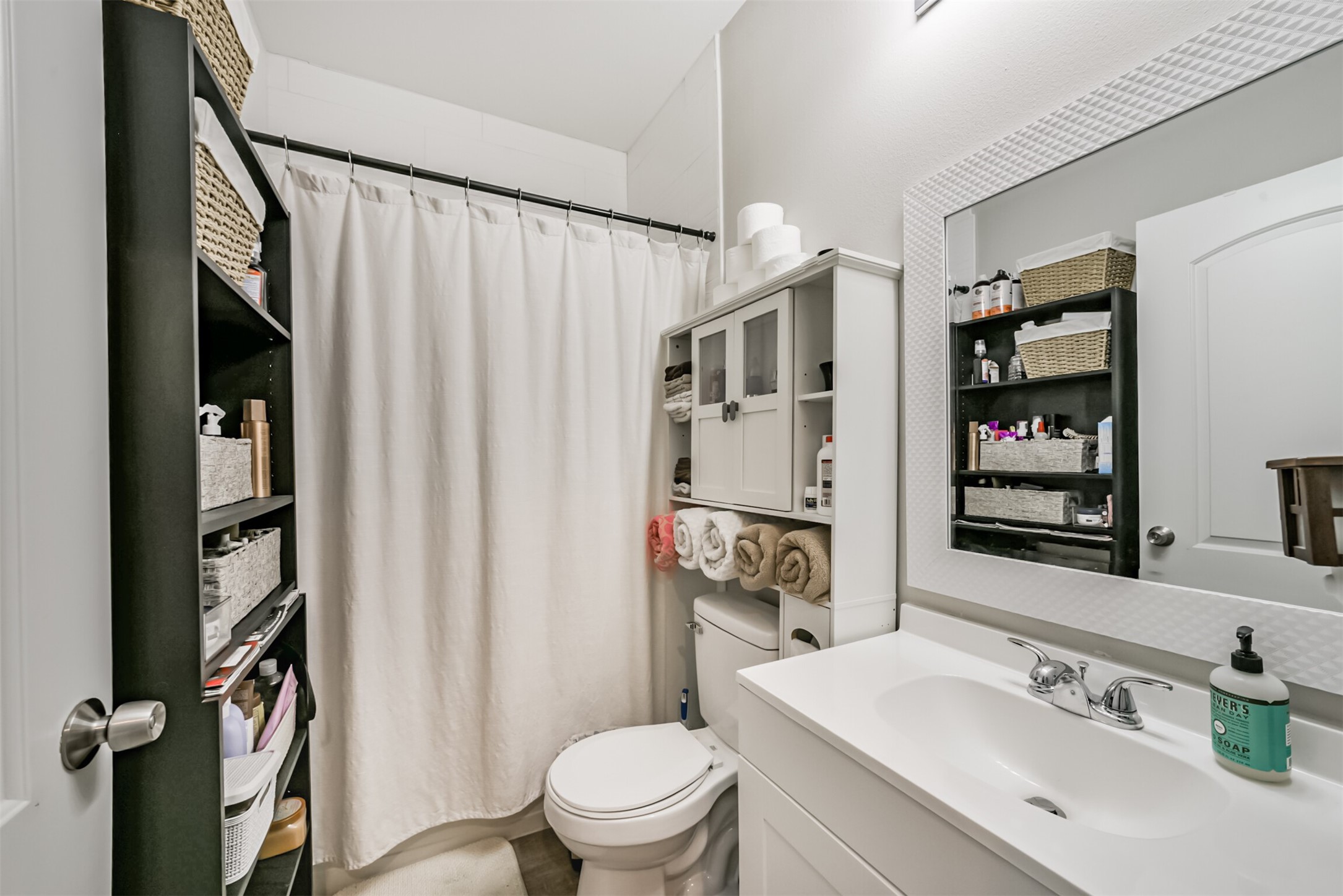 725 Magnolia Point Drive Huffman, TX 77336 - Photo 28 of 33 Guest Bath