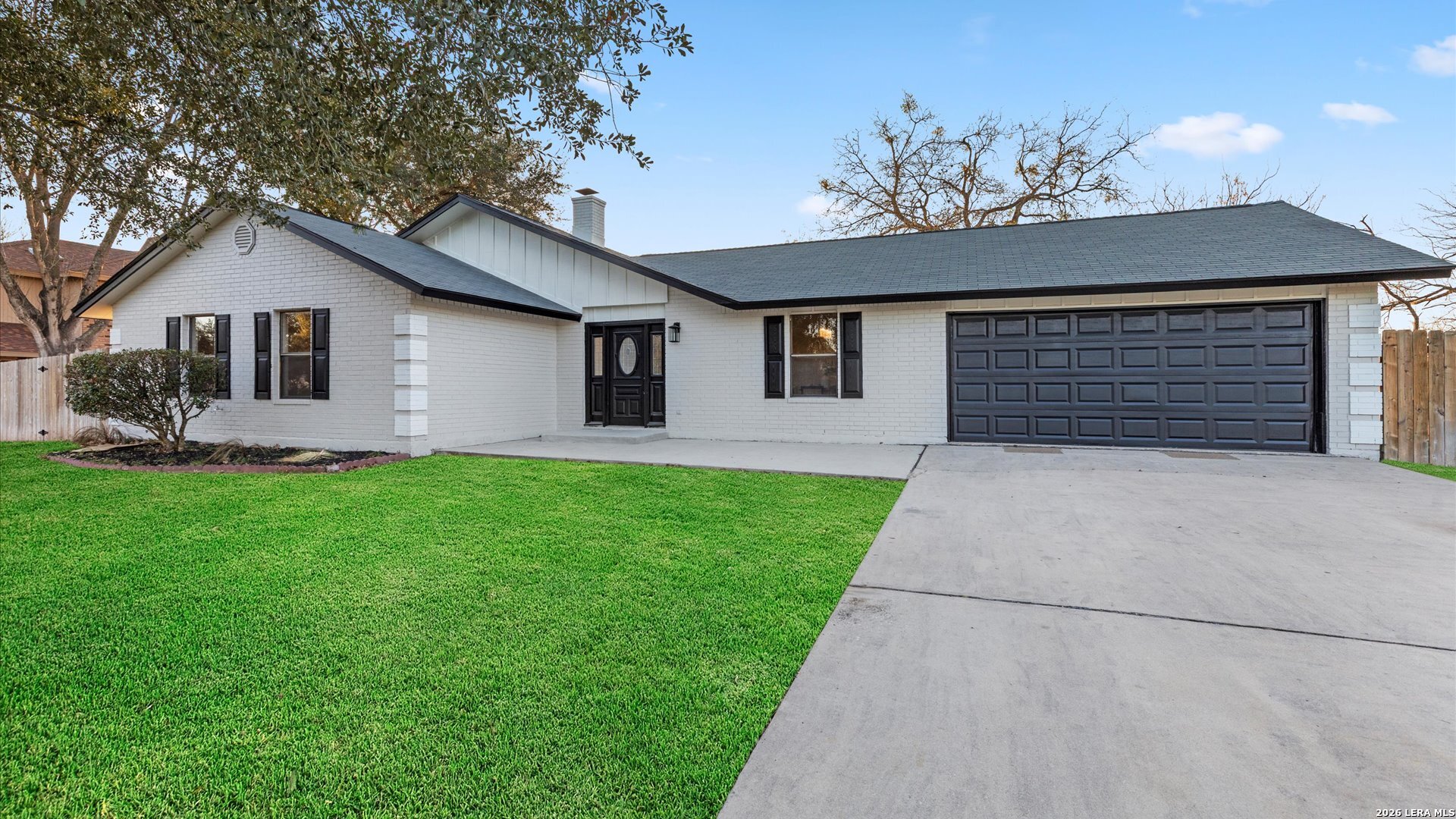 300 Ridge Crest Drive Seguin, TX 78155 - Photo 3 of 31