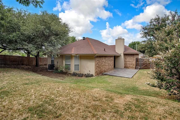 $1,950 | 120 North Flaxseed Lane, Fort Worth, TX 76108
