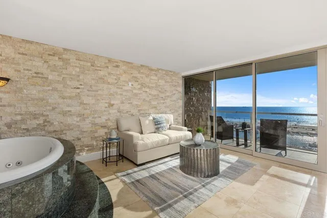 $1,395,000 | 1200 Harbor Drive, Unit 15B, Oceanside, CA 92054