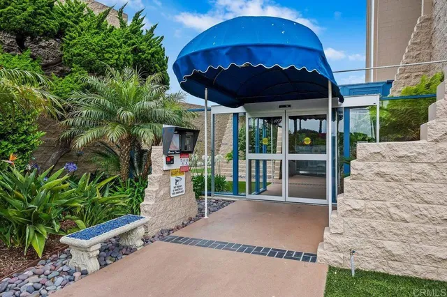 $1,395,000 | 1200 Harbor Drive, Unit 15B, Oceanside, CA 92054