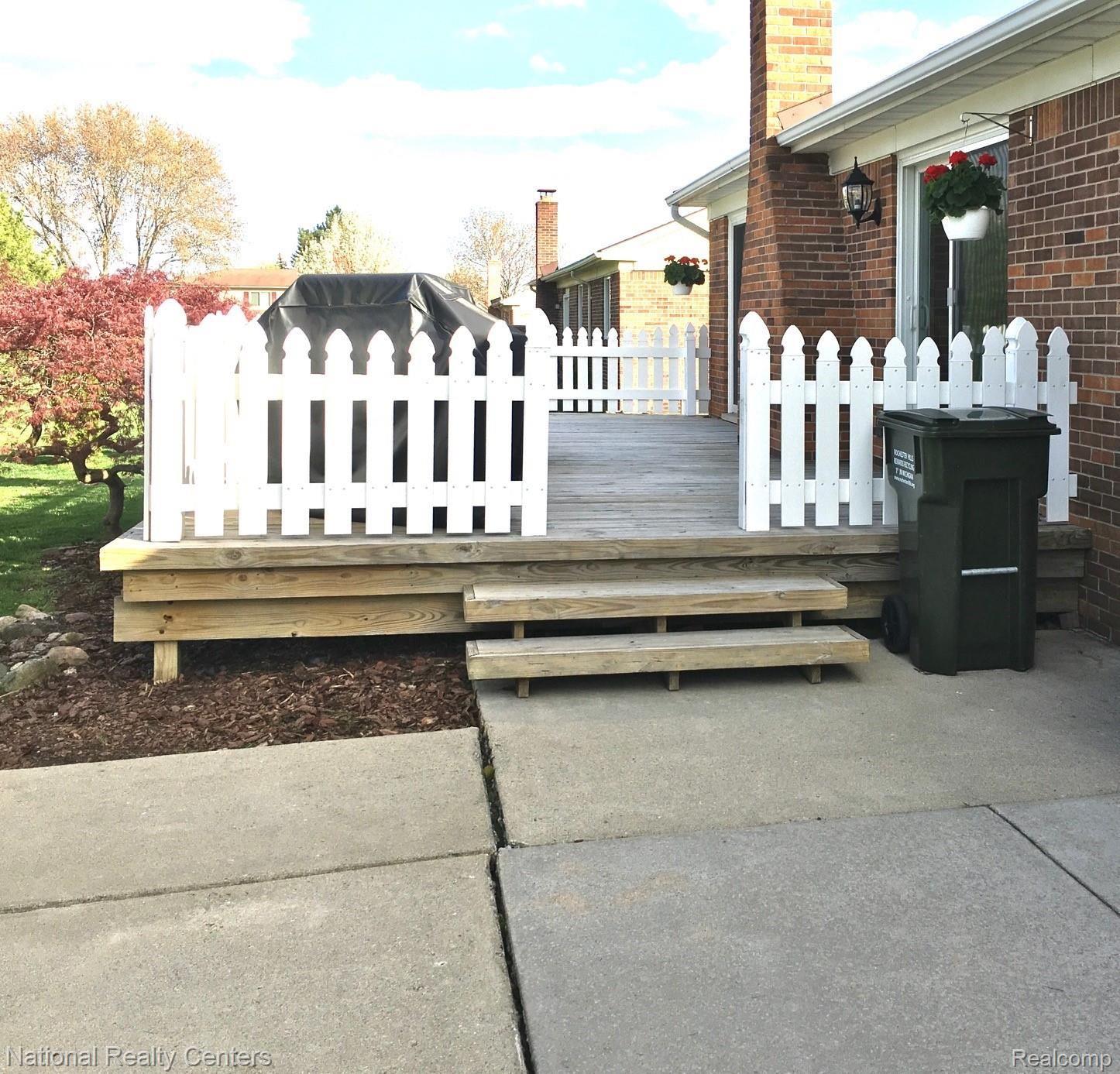 460 Coldiron Drive Rochester, MI 48307 - Photo 42 of 44 Deck