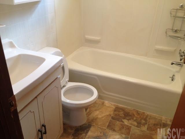 806 3rd Avenue Southwest Conover, NC 28613 - Photo 4 of 6 Gallery Image 4