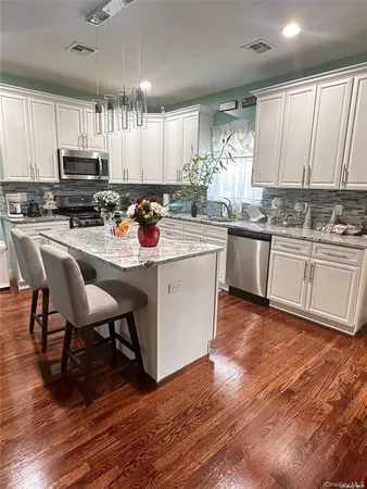 $1,100 | 1801 Fire Avenue, Medford, NY 11763