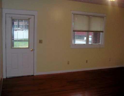 312 Copeland Street McKees Rocks, PA 15136 - Photo 7 of 8 Living Room.