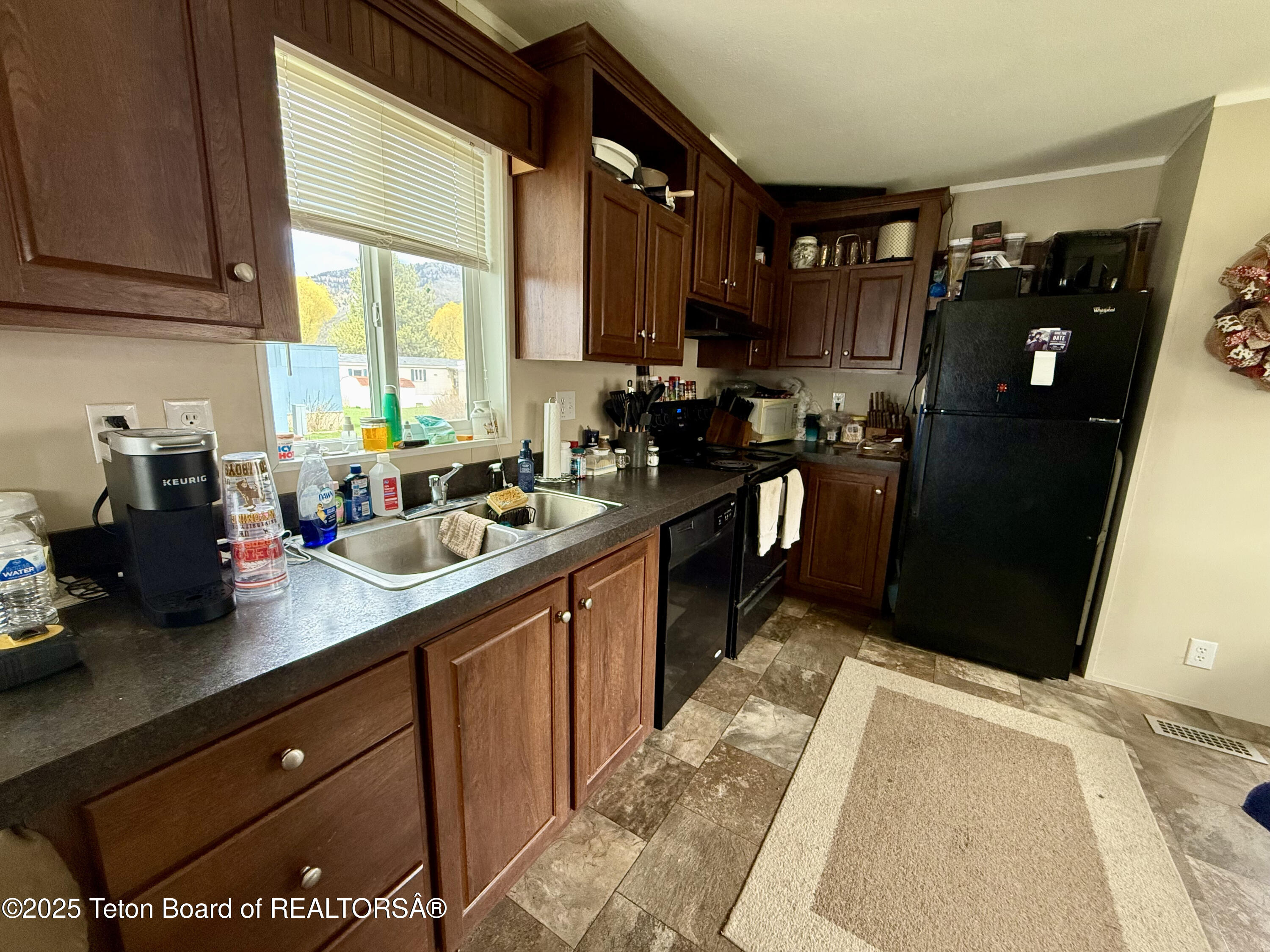 7250 Highway 89, Unit 4 Jackson, WY 83001 - Photo 5 of 13 Kitchen