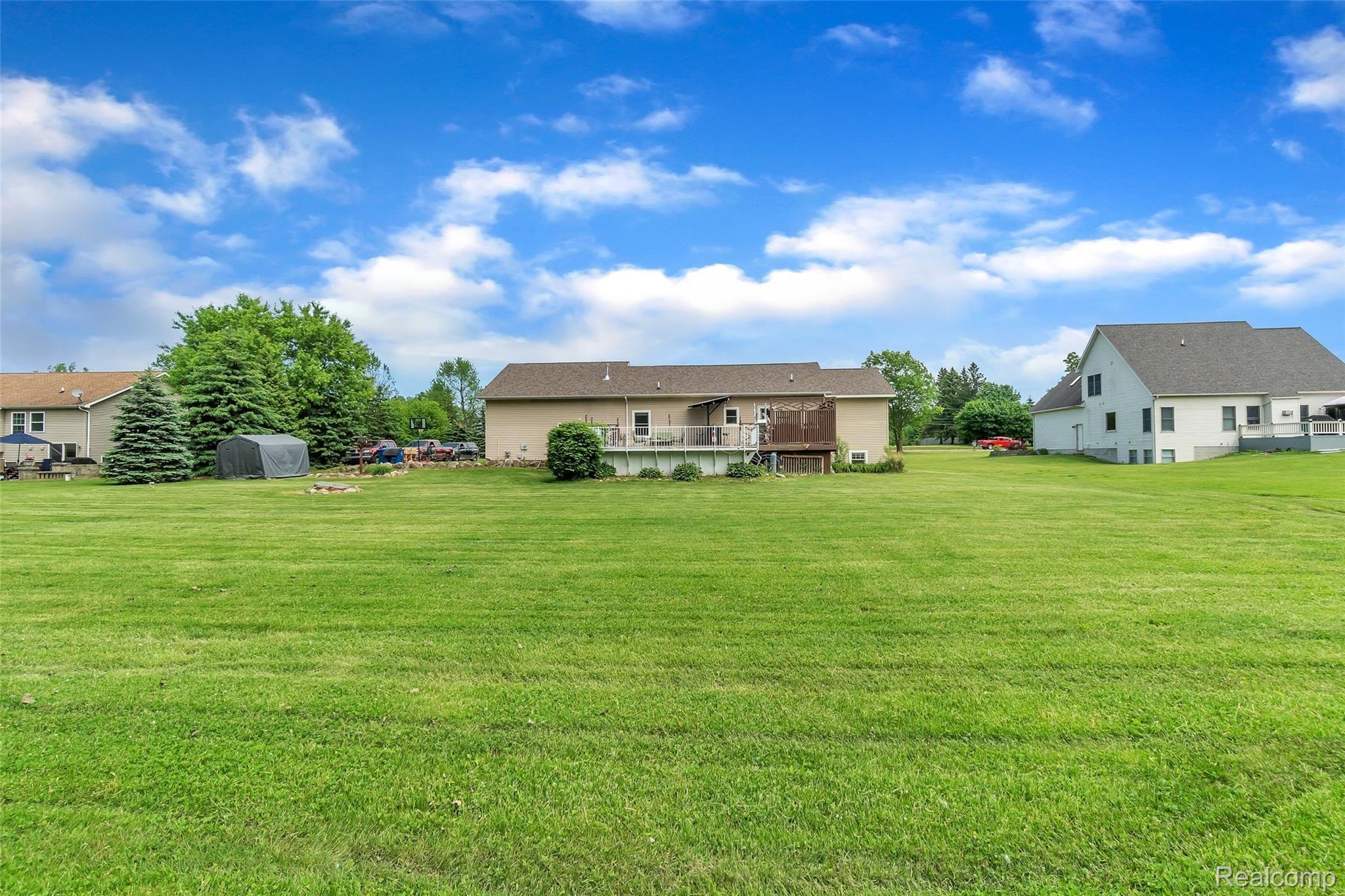 10090 Fenton Road Fenton, MI 48430 - Photo 28 of 29 61_10090_N_Fenton_RdWindowStillRealEstatePhotography61.jpg