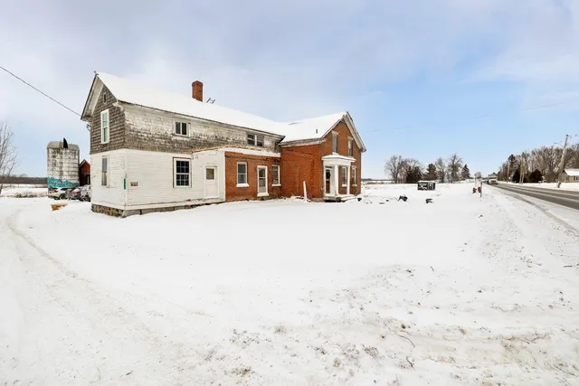 $399,900 | 431 North Main Street, Alburgh, VT 05440
