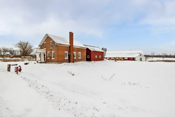 $349,900 | 431 North Main Street, Alburgh, VT 05440
