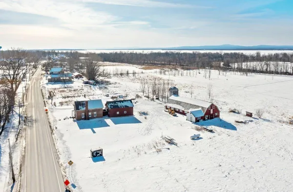 $349,900 | 431 North Main Street, Alburgh, VT 05440
