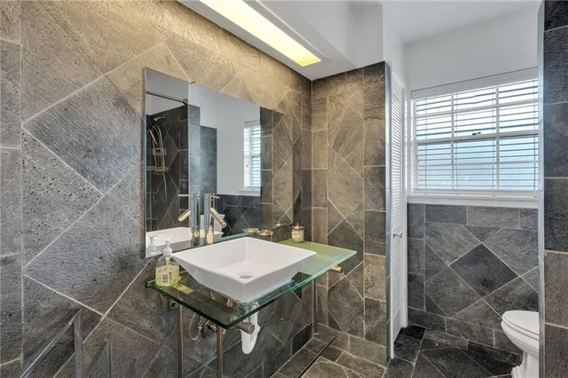 $425,000 | Undisclosed Address, New Orleans, LA 70122