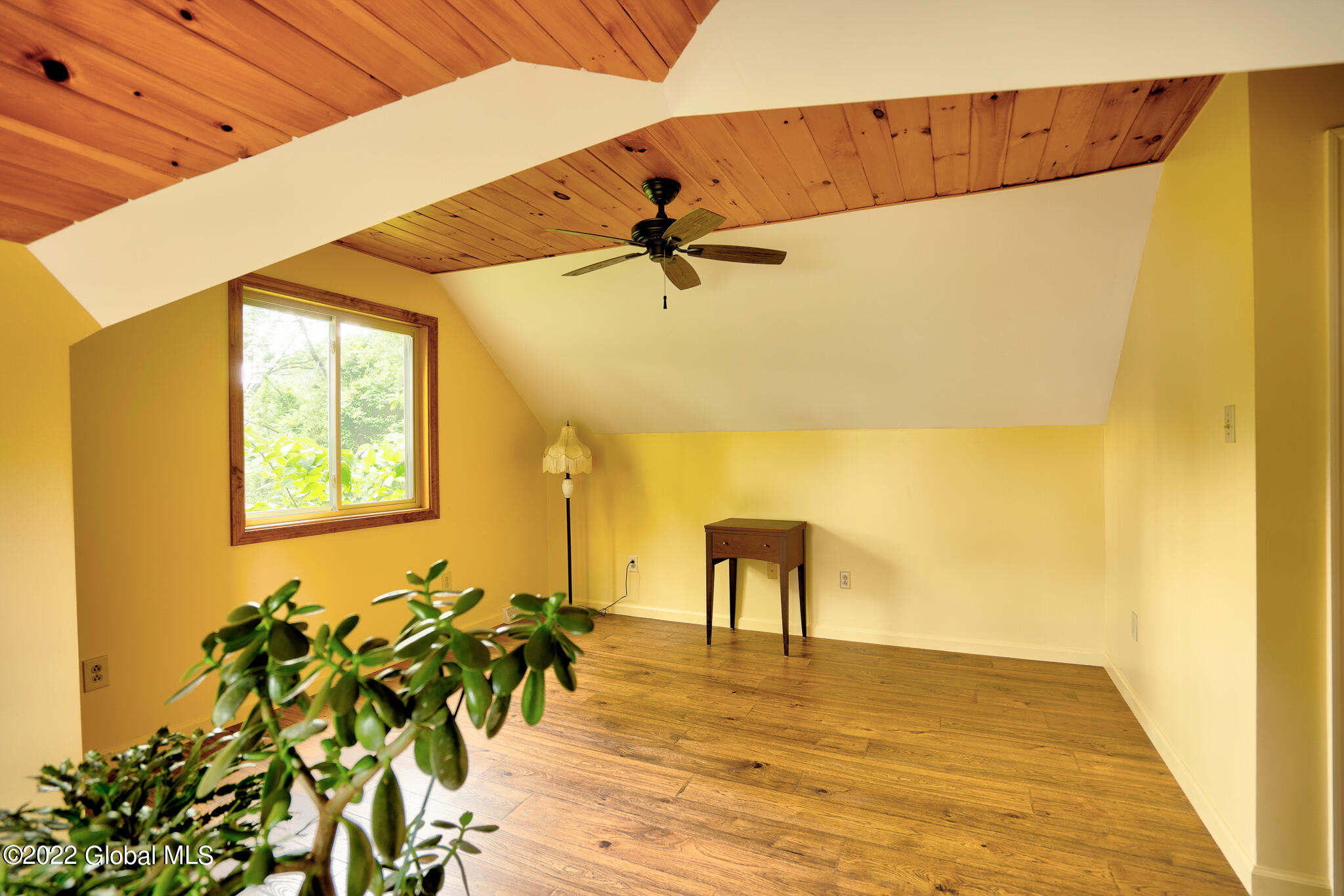 17 Anchor Drive Halfmoon, NY 12188 - Photo 28 of 41 17 anchor 2nd flr bedroom lofe