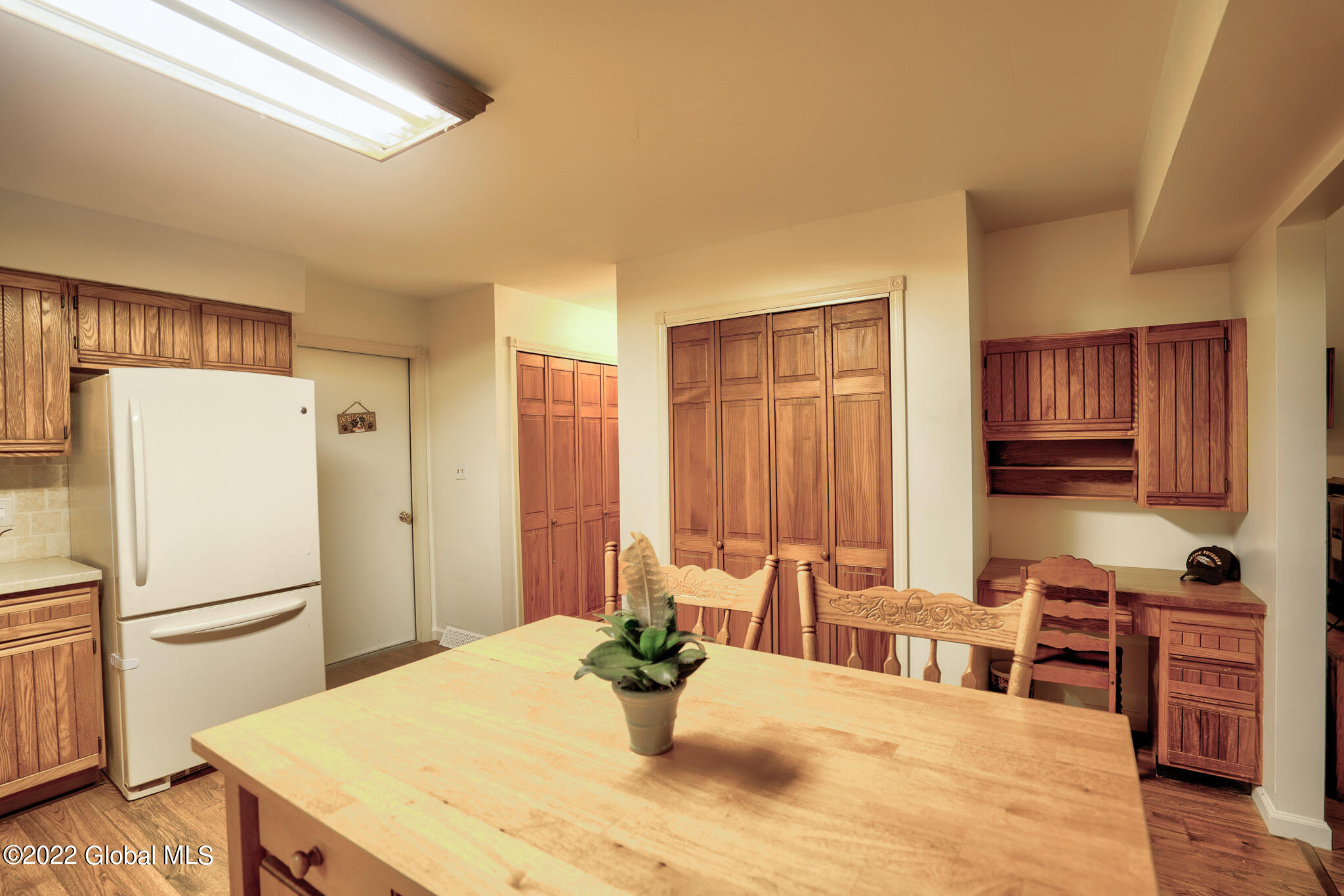 17 Anchor Drive Halfmoon, NY 12188 - Photo 8 of 41 17 anchor kitchen table