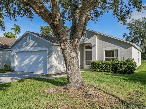 $2,300 | 953 North 13th Square, Vero Beach, FL 32960