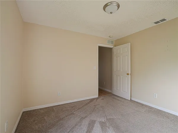 $2,300 | 953 North 13th Square, Vero Beach, FL 32960