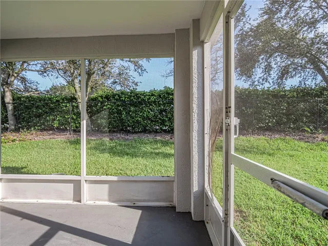 $2,300 | 953 North 13th Square, Vero Beach, FL 32960