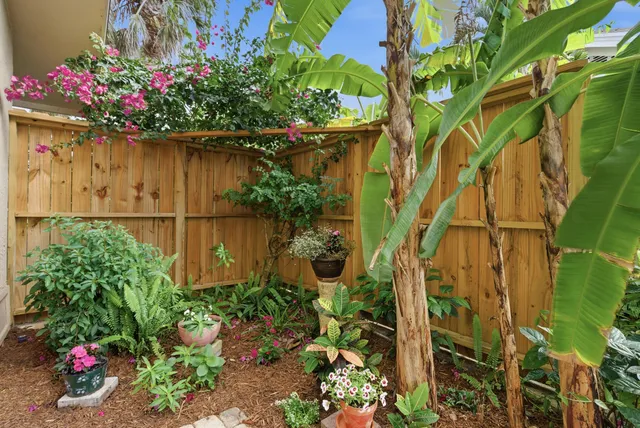 $650,000 | 5081 Southeast Burning Tree Circle, Stuart, FL 34997