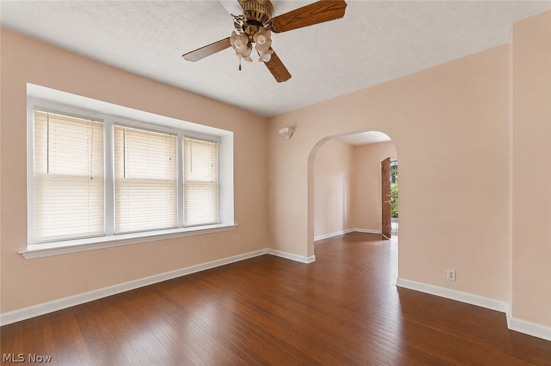 18914 Neff Road Cleveland, OH 44119 - Photo 12 of 23 Gallery Image 12