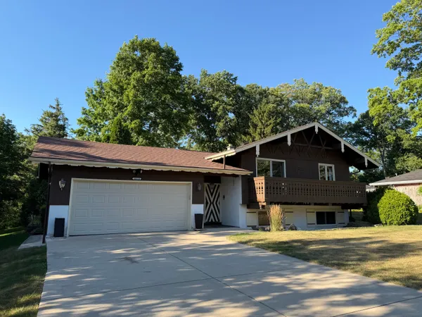 $419,900 | 14614 West Woodland Drive, New Berlin, WI 53151