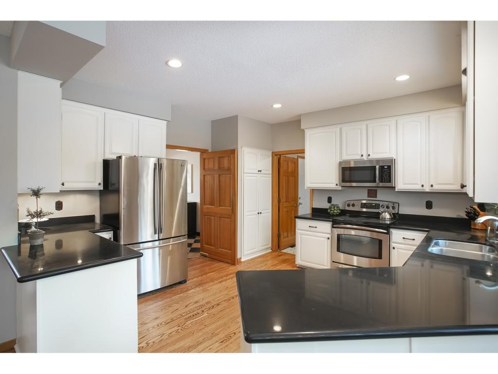 8918 Gould Road Eden Prairie, MN 55347 - Photo 3 of 29