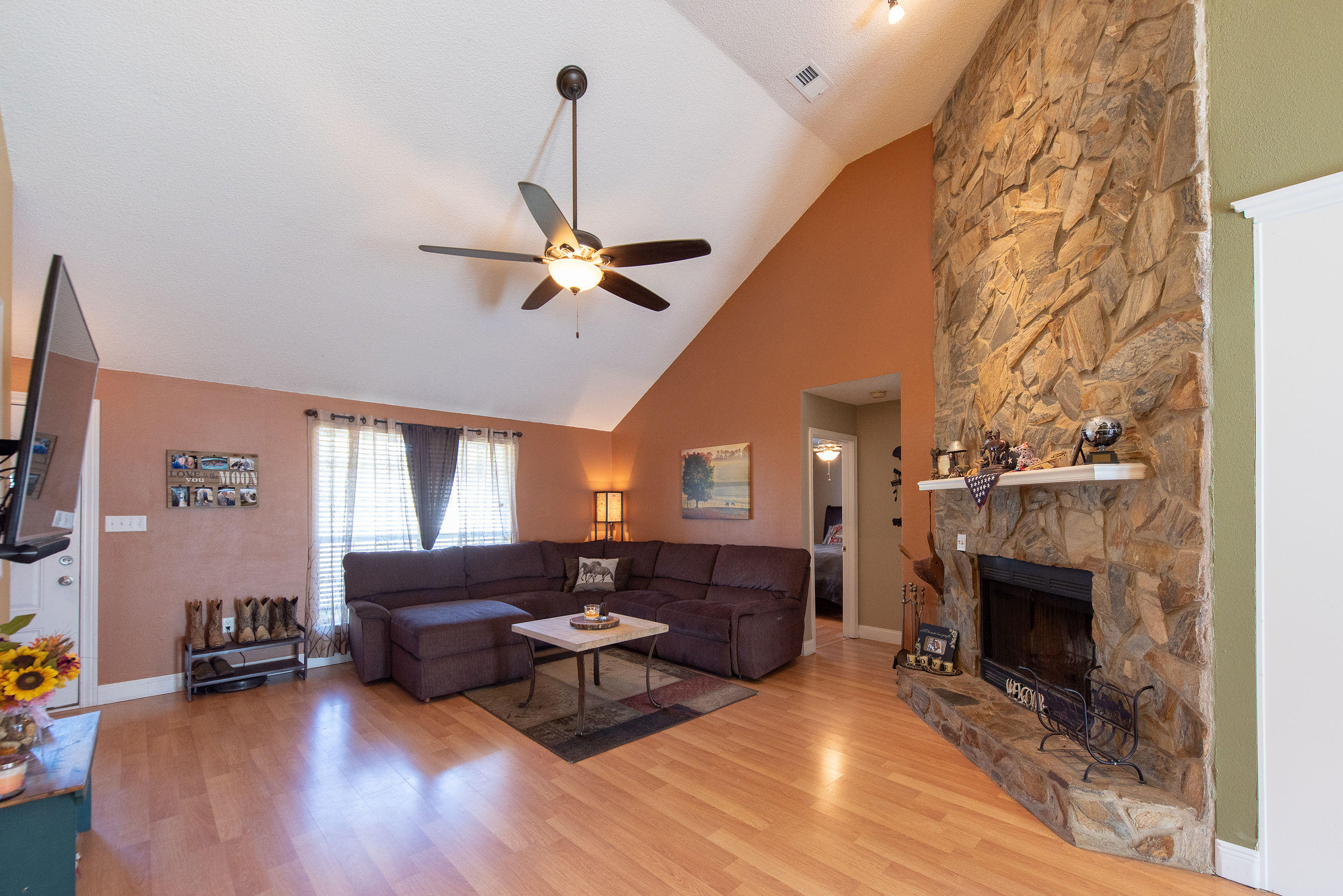 8537 Misty Ridge Lane Navarre, FL 32566 - Photo 13 of 41 Gallery Image 13