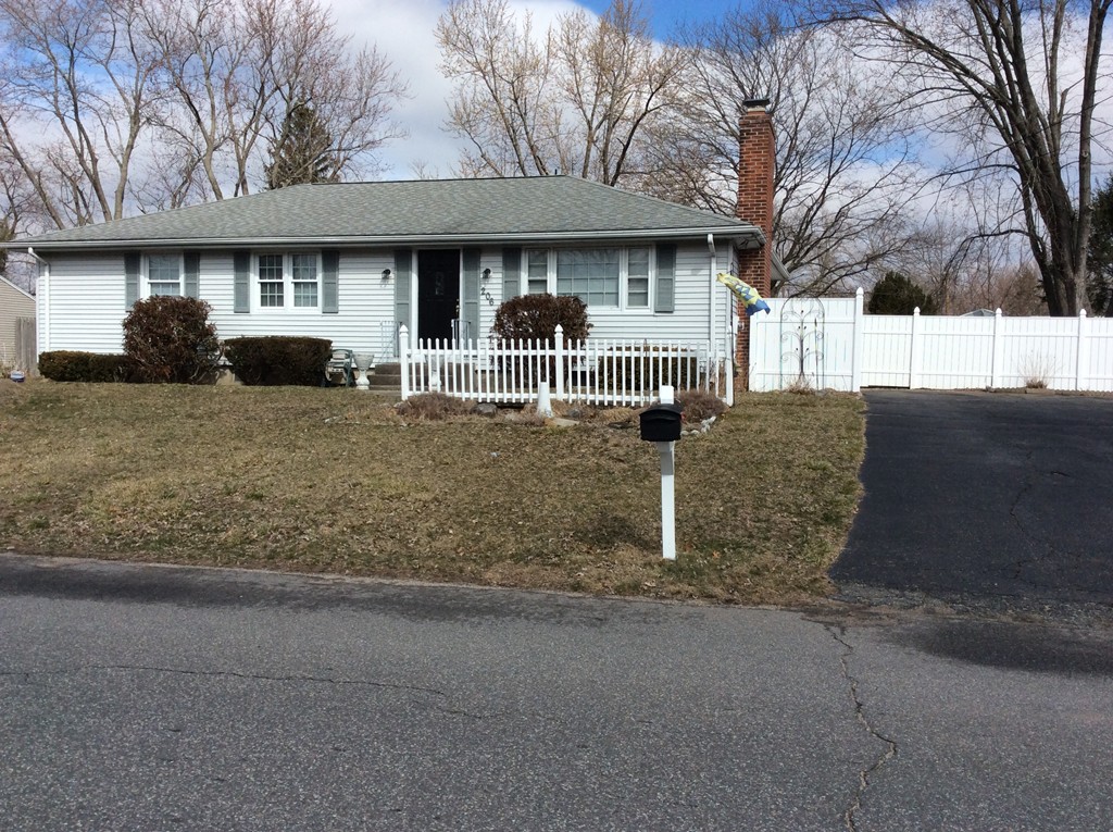 206 Mallowhill Road Springfield, MA 01129 - Photo 1 of 18