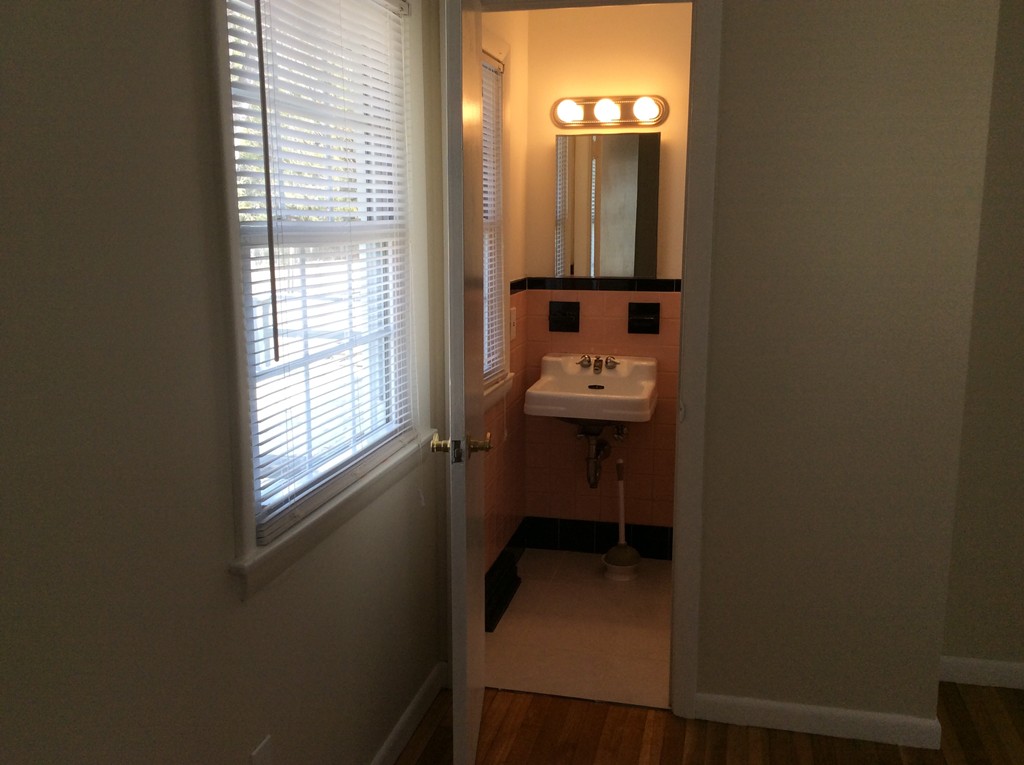 206 Mallowhill Road Springfield, MA 01129 - Photo 12 of 18