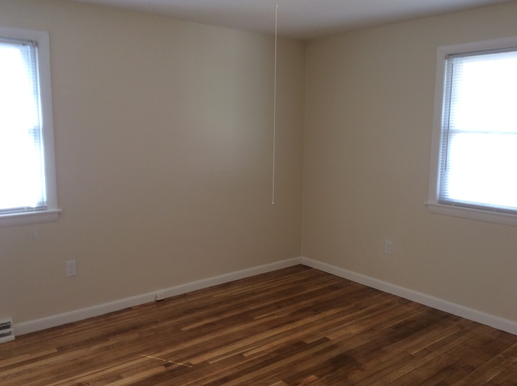 206 Mallowhill Road Springfield, MA 01129 - Photo 9 of 18