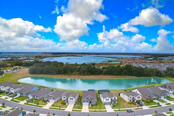 9107 Rally Spring Loop Wesley Chapel, FL 33543 - Photo 2 of 63