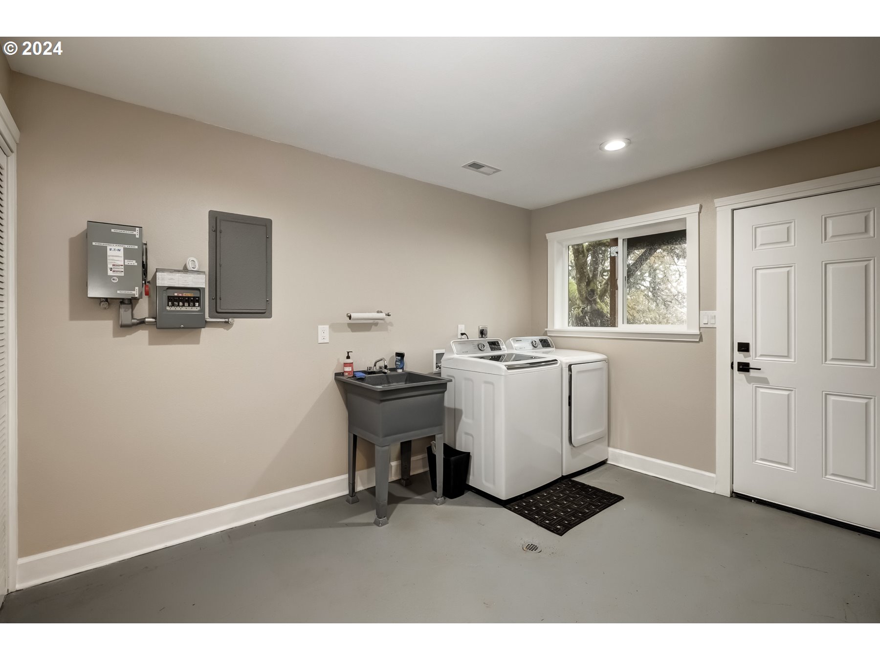 25799 Northwest Green Mountain Road Banks, OR 97106 - Photo 23 of 46 Laundry