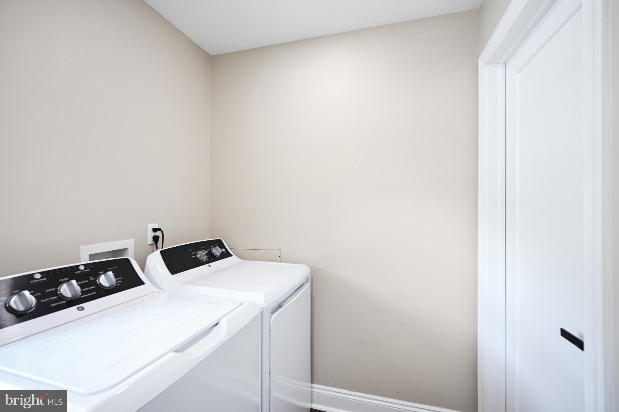 130 Silver Lake Road Bridgeton, NJ 08302 - Photo 34 of 66 a utility room with dryer and washer