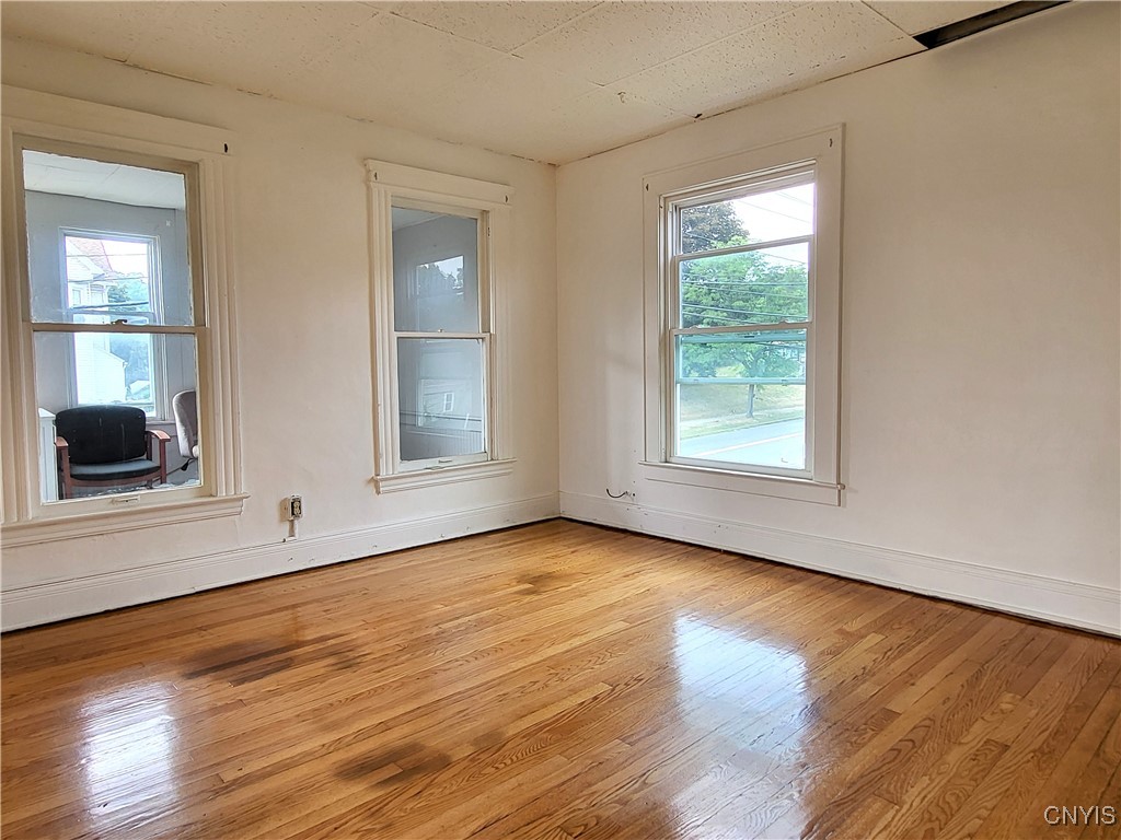 616 Teall Avenue Syracuse, NY 13206 - Photo 24 of 37 lots of windows