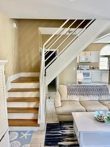 a view of entryway and hall