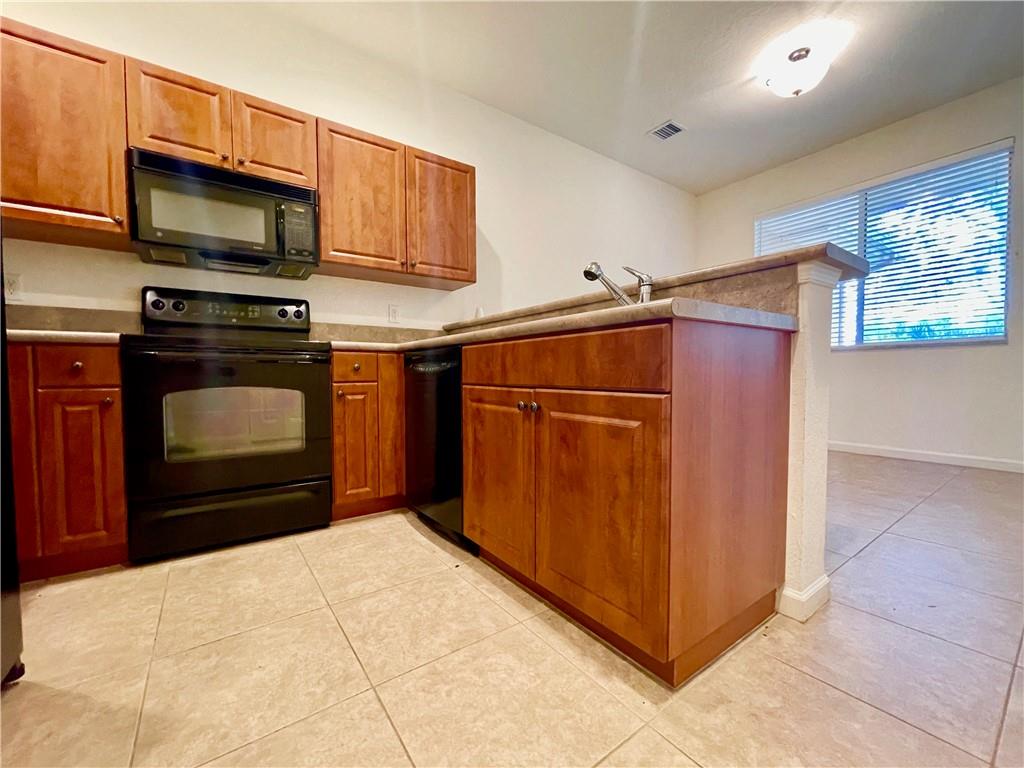 2563 Stockbridge Square Southwest Vero Beach, FL 32962 - Photo 13 of 24