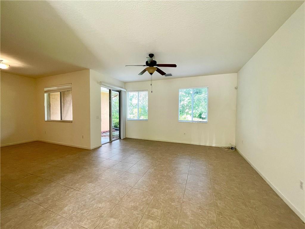 2563 Stockbridge Square Southwest Vero Beach, FL 32962 - Photo 3 of 24