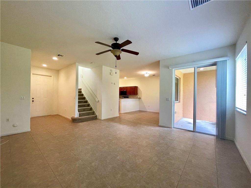 2563 Stockbridge Square Southwest Vero Beach, FL 32962 - Photo 4 of 24