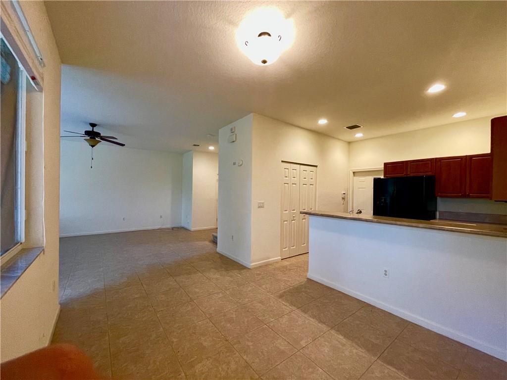 2563 Stockbridge Square Southwest Vero Beach, FL 32962 - Photo 5 of 24