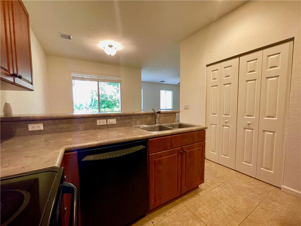 2563 Stockbridge Square Southwest Vero Beach, FL 32962 - Photo 7 of 24