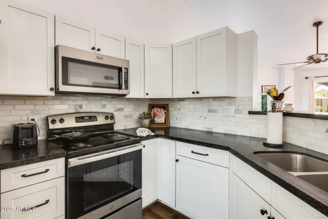 $472,999 | 24009 North 39th Lane, Glendale, AZ 85310