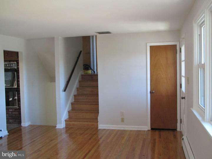 212 Coldstream Road Phoenixville, PA 19460 - Photo 9 of 22 Living Room
