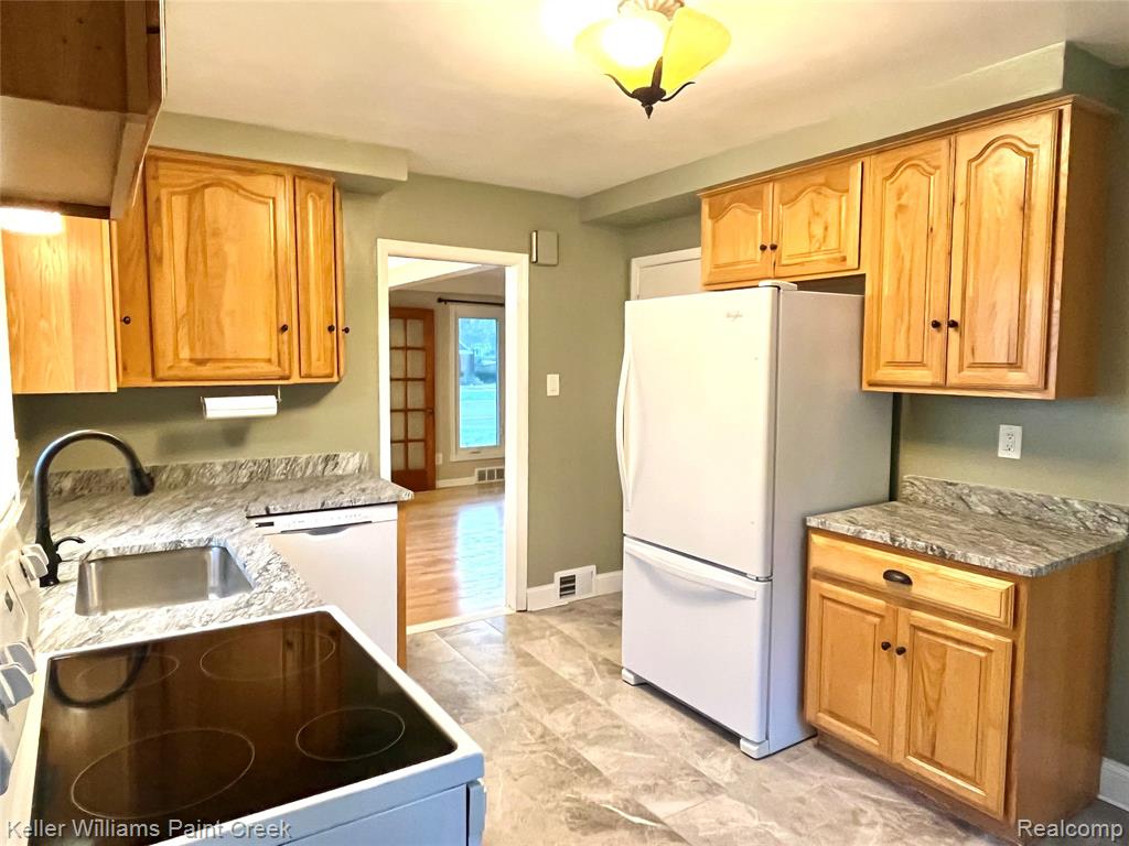 925 East 14 Mile Road Clawson, MI 48017 - Photo 7 of 22
