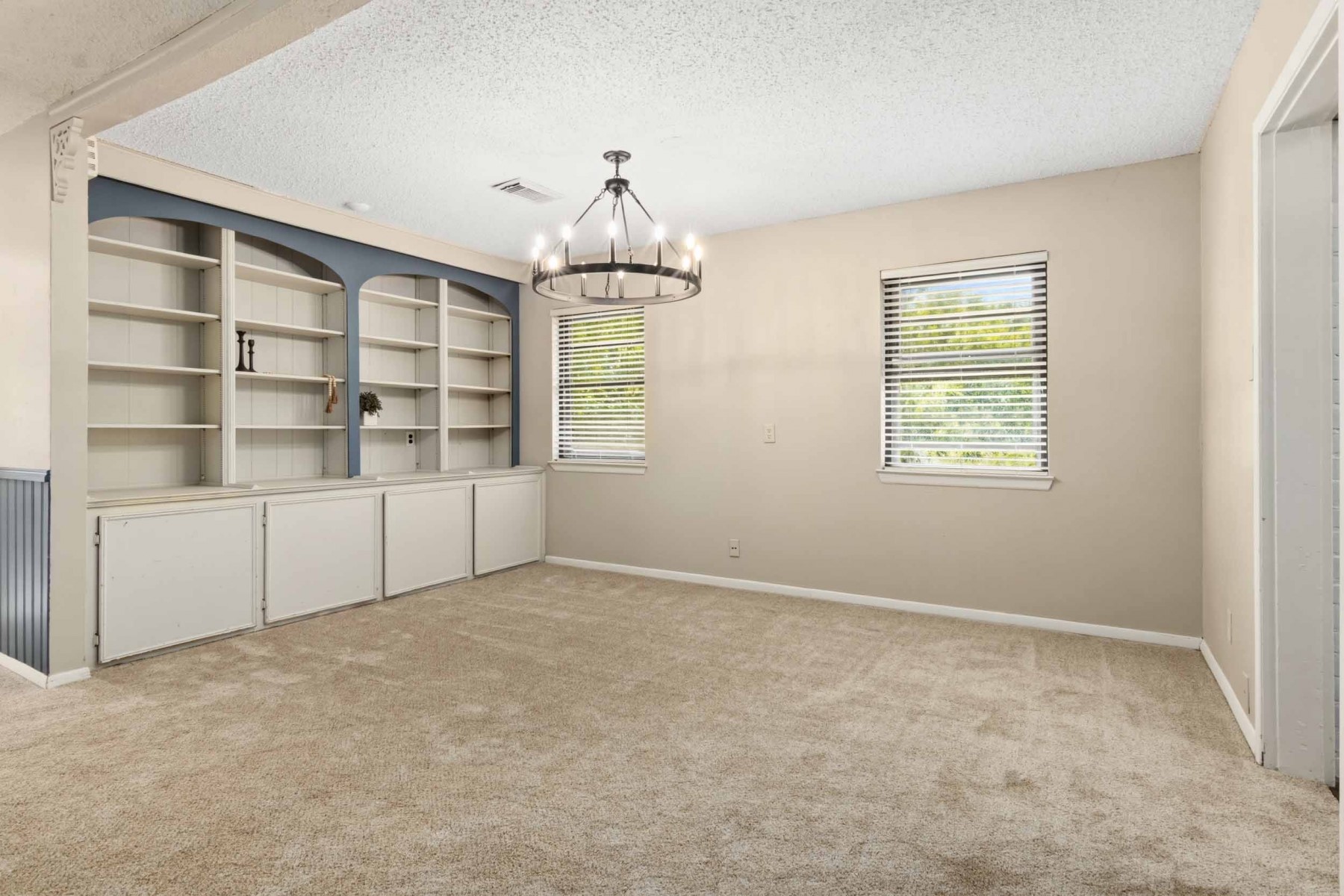 2926 Beverly Road Pasadena, TX 77503 - Photo 7 of 23 Dining room with built ins.