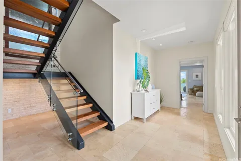 $4,250,000 | 851 Aalapapa Drive, Kailua, HI 96734