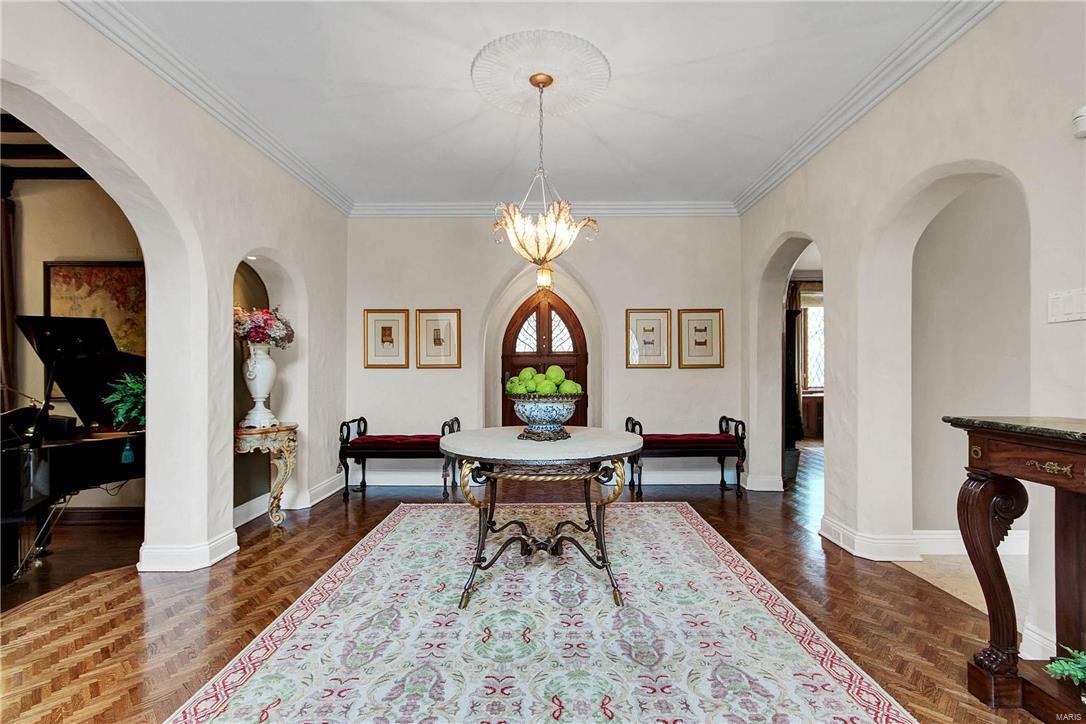 3 Dromara Road Ladue, MO 63124 - Photo 5 of 55