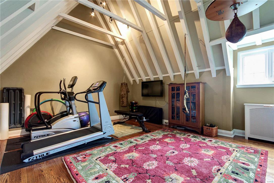 3 Dromara Road Ladue, MO 63124 - Photo 43 of 55