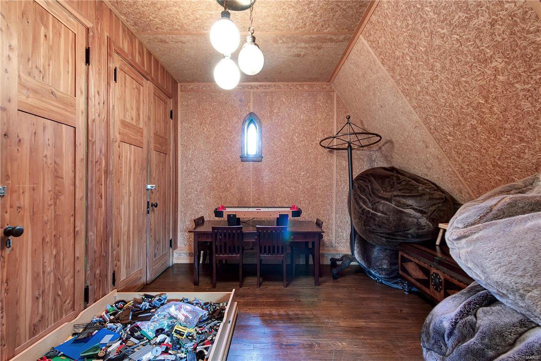 3 Dromara Road Ladue, MO 63124 - Photo 47 of 55