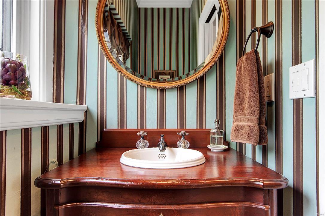 3 Dromara Road Ladue, MO 63124 - Photo 48 of 55