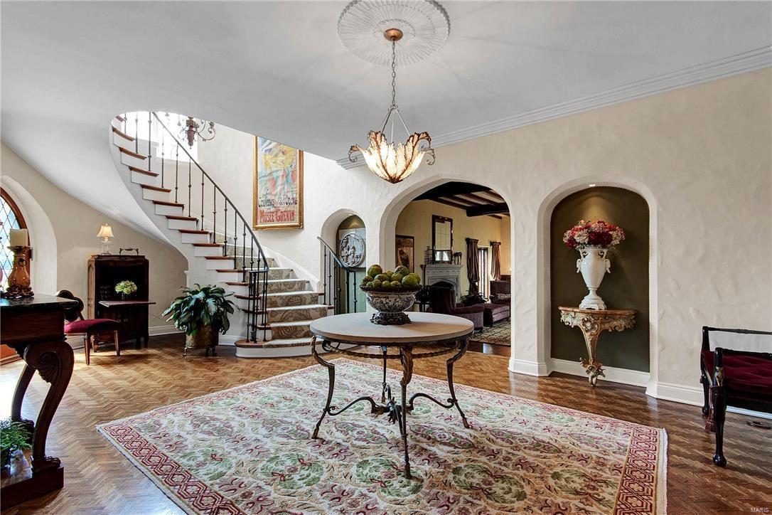 3 Dromara Road Ladue, MO 63124 - Photo 6 of 55